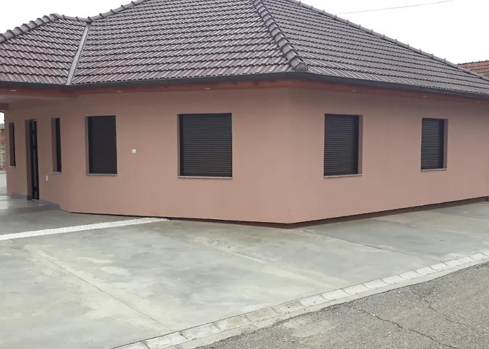 Andi Apartment Pacir