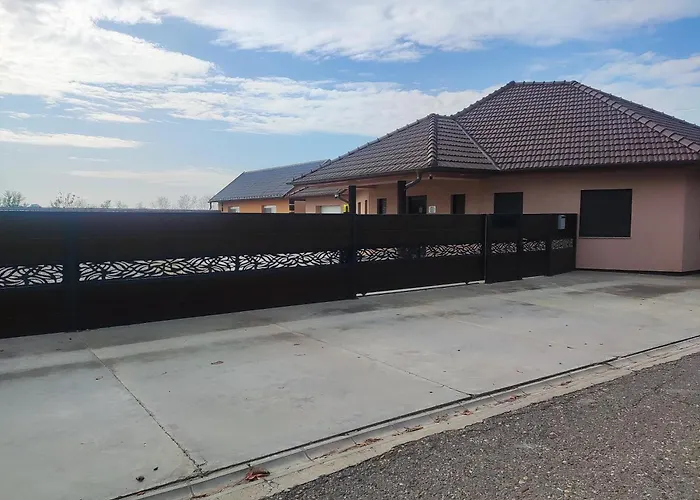 Andi Apartment Pacir